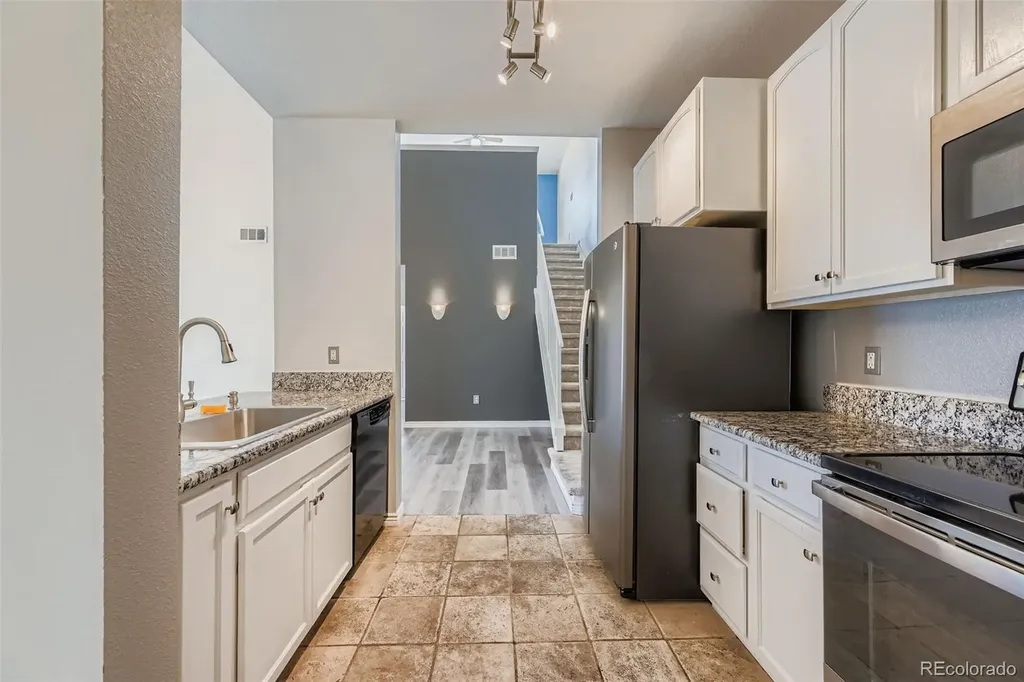 3872 S Dallas Street Aurora CO 80014
