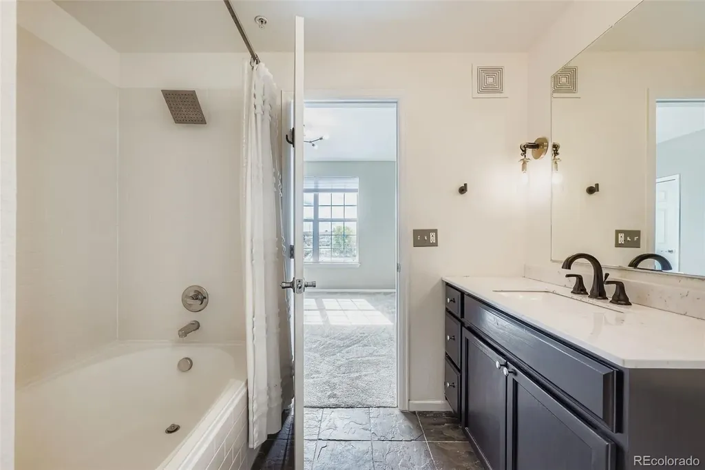 3872 S Dallas Street Aurora CO 80014