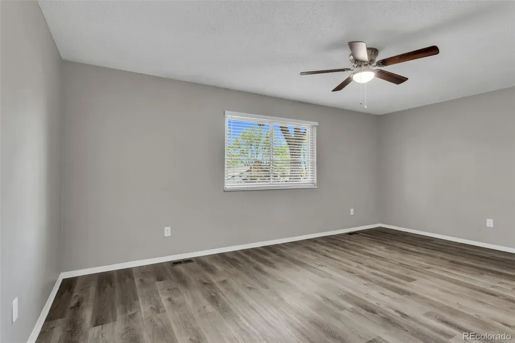 2093 S Rifle Street Aurora CO 80013