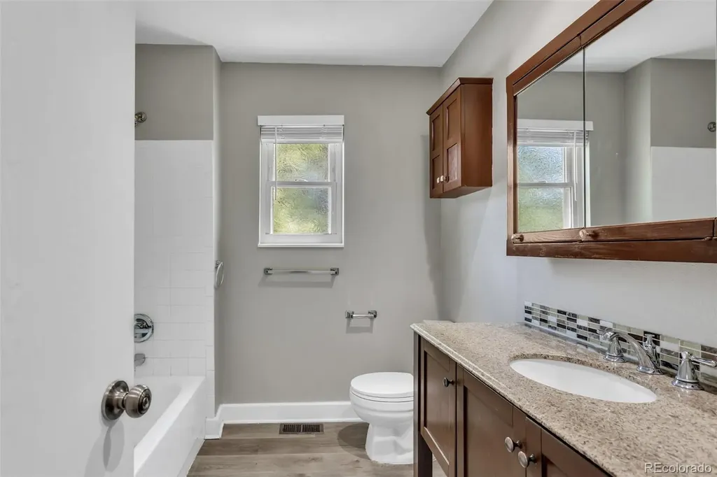 2093 S Rifle Street Aurora CO 80013