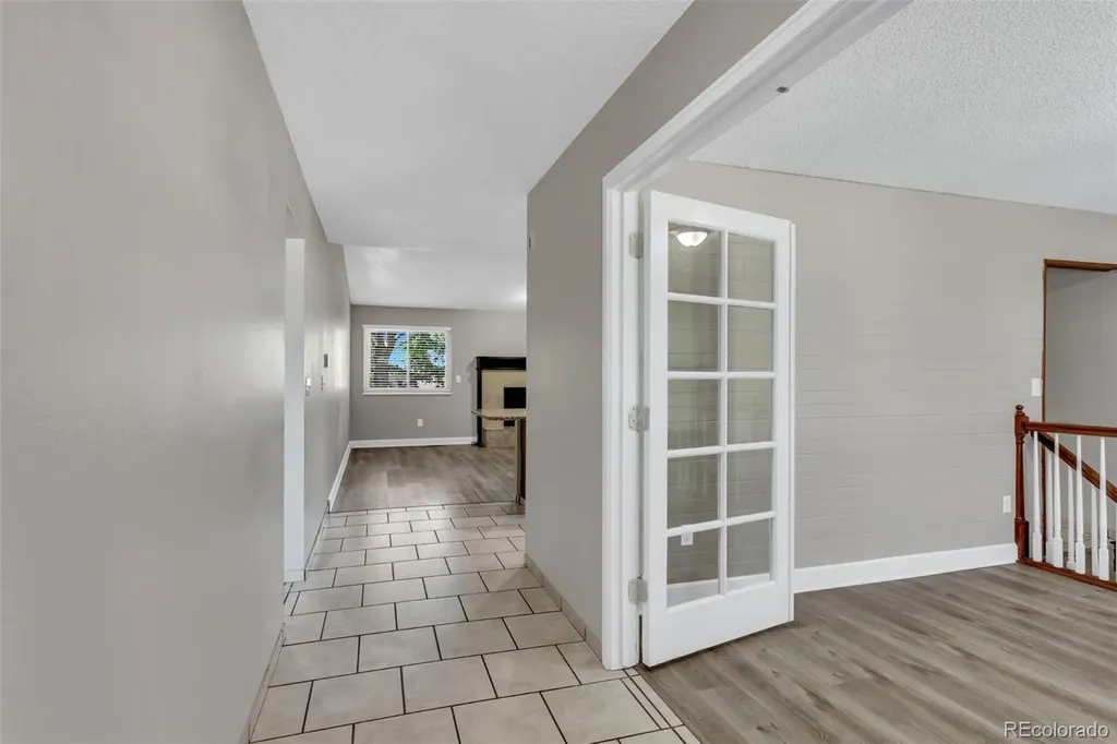 2093 S Rifle Street Aurora CO 80013