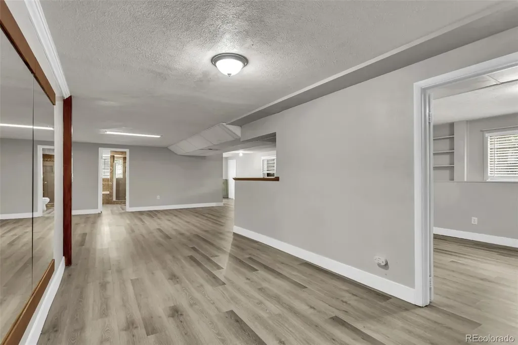 2093 S Rifle Street Aurora CO 80013