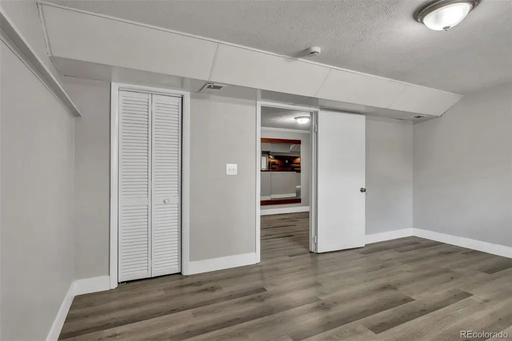 2093 S Rifle Street Aurora CO 80013