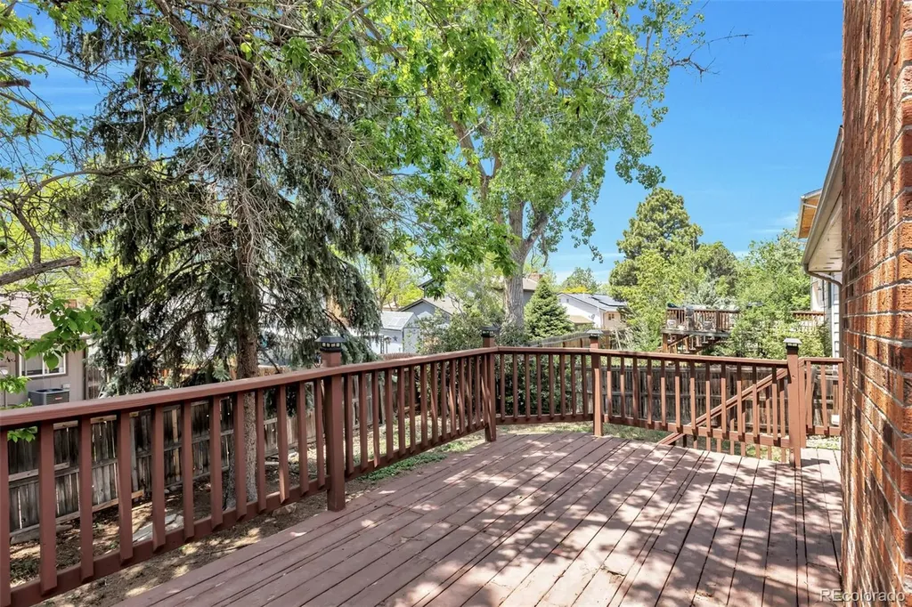 2093 S Rifle Street Aurora CO 80013