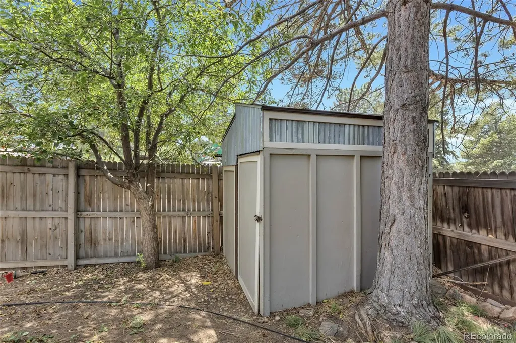 2093 S Rifle Street Aurora CO 80013