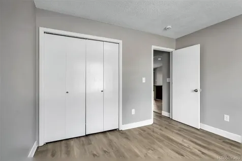 2093 S Rifle Street Aurora CO 80013