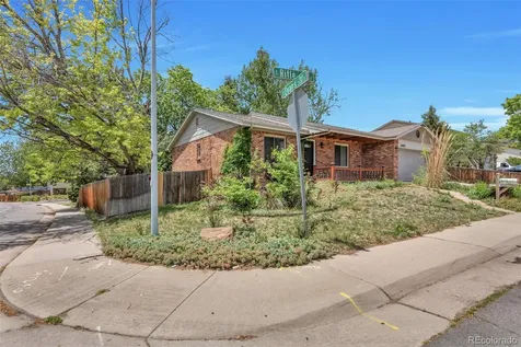 2093 S Rifle Street Aurora CO 80013