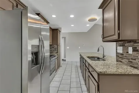 2093 S Rifle Street Aurora CO 80013