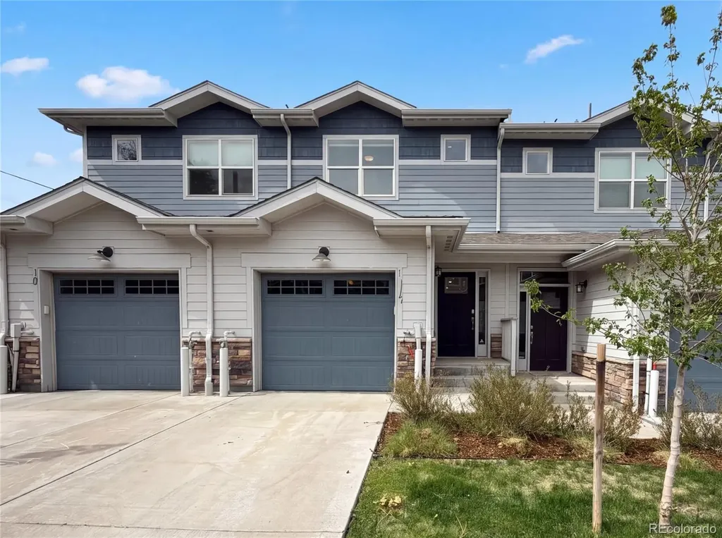 1046 Oak Circle Denver CO 80215