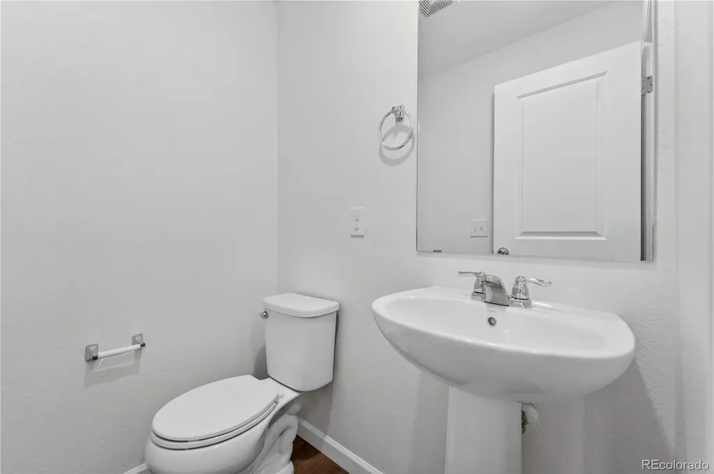 1046 Oak Circle Denver CO 80215