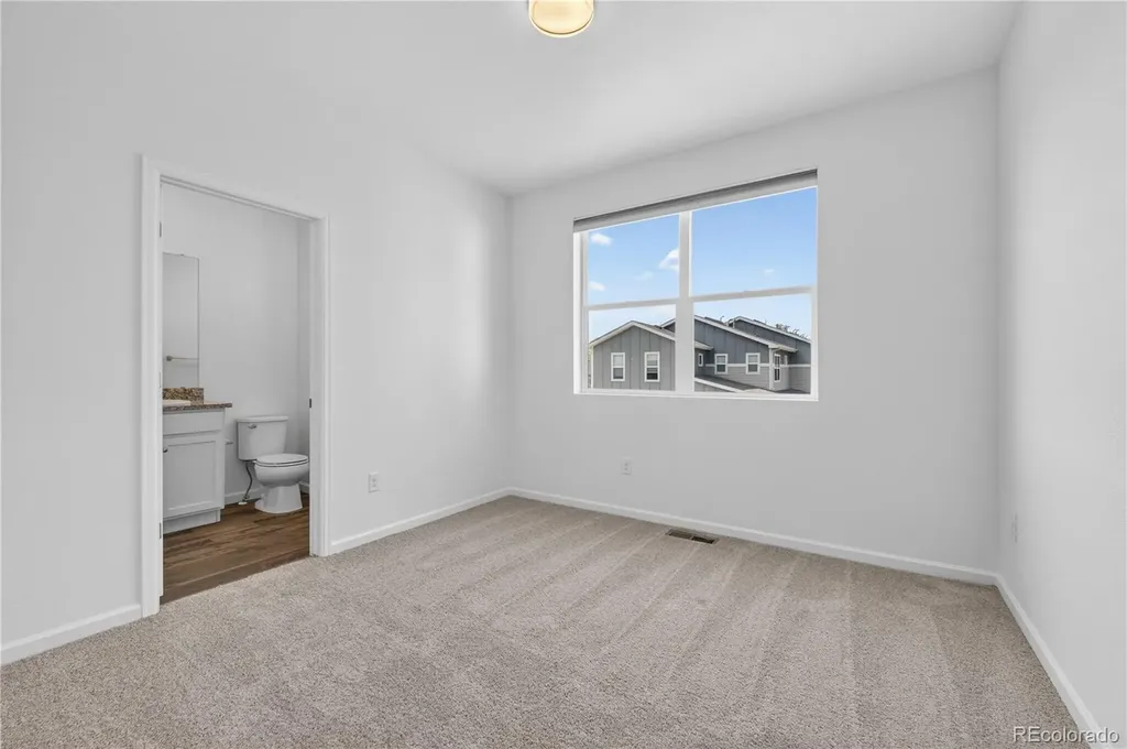 1046 Oak Circle Denver CO 80215