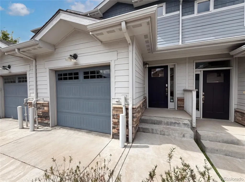 1046 Oak Circle Denver CO 80215