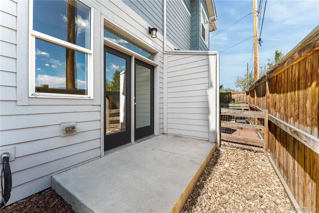 1046 Oak Circle Denver CO 80215