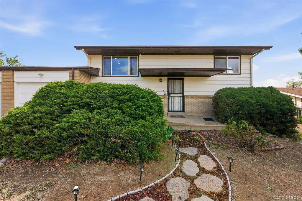 971 S Yarrow Street Denver CO 80226