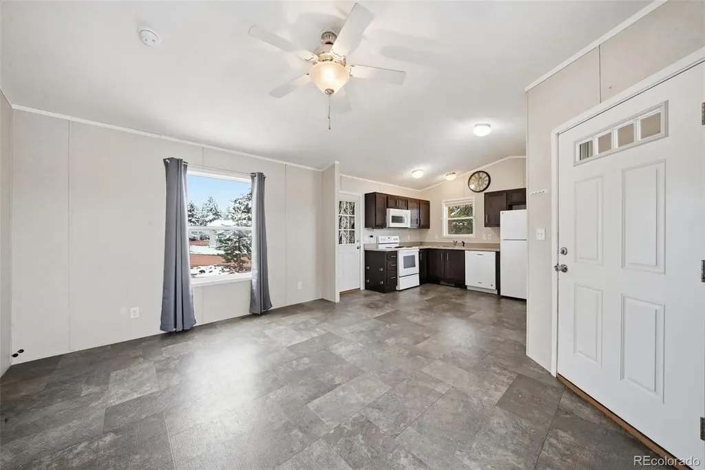 27572 State Highway 67 Woodland Park CO 80863