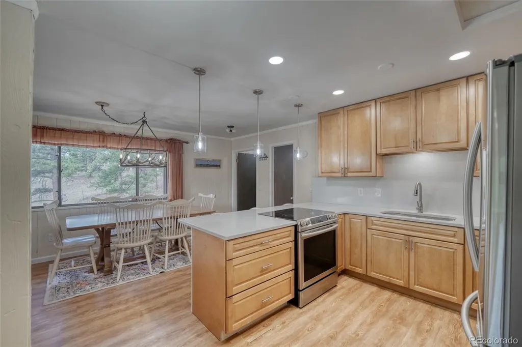 435 Phyllis Drive Florissant CO 80816