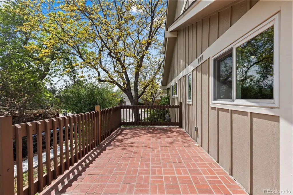 6450 S Magnolia Court Centennial CO 80111