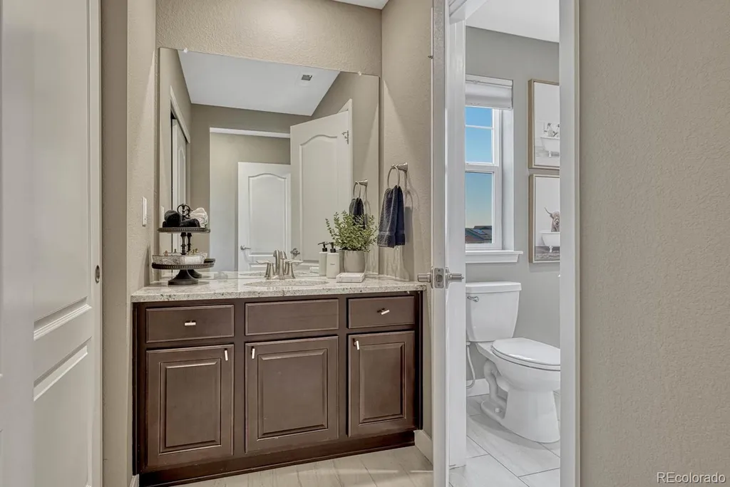 8055 S Vandriver Way Aurora CO 80016