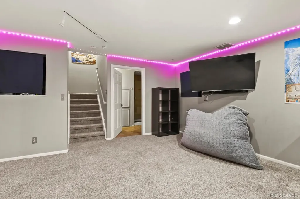 9907 Blackbird Circle Littleton CO 80130