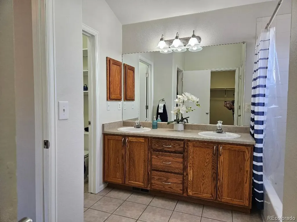 808 Idalia Street Aurora CO 80011