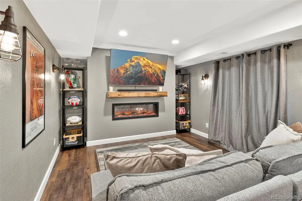 7151 S Oak Hill Circle Aurora CO 80016
