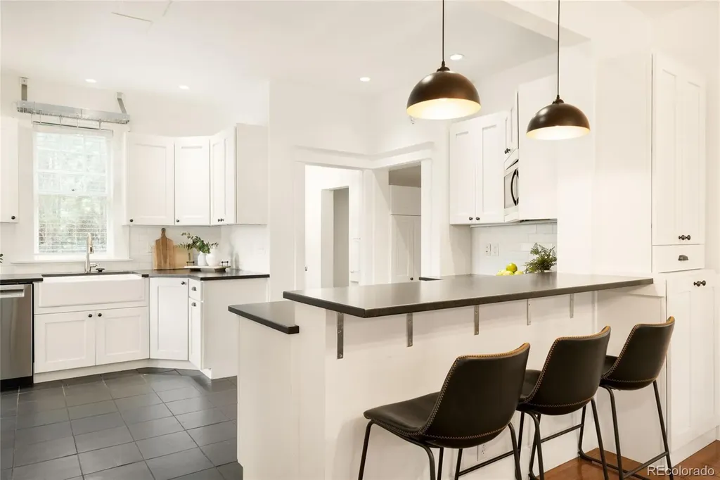 657 Elizabeth Street Denver CO 80206