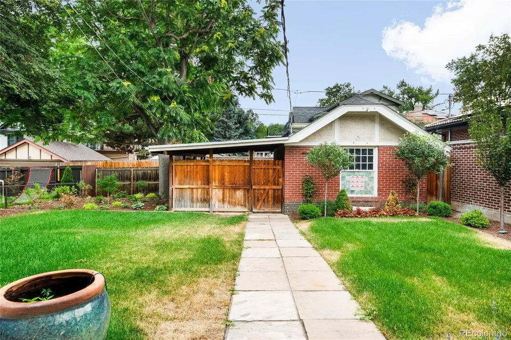 657 Elizabeth Street Denver CO 80206