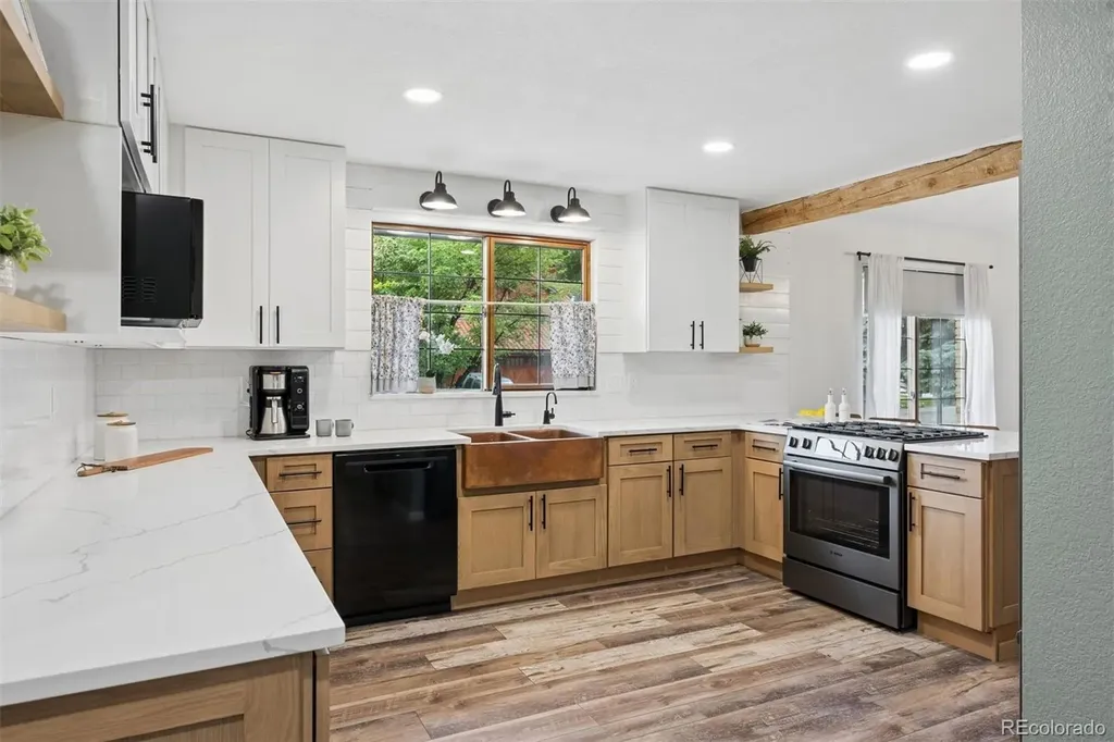 6928 Iris Street Arvada CO 80004