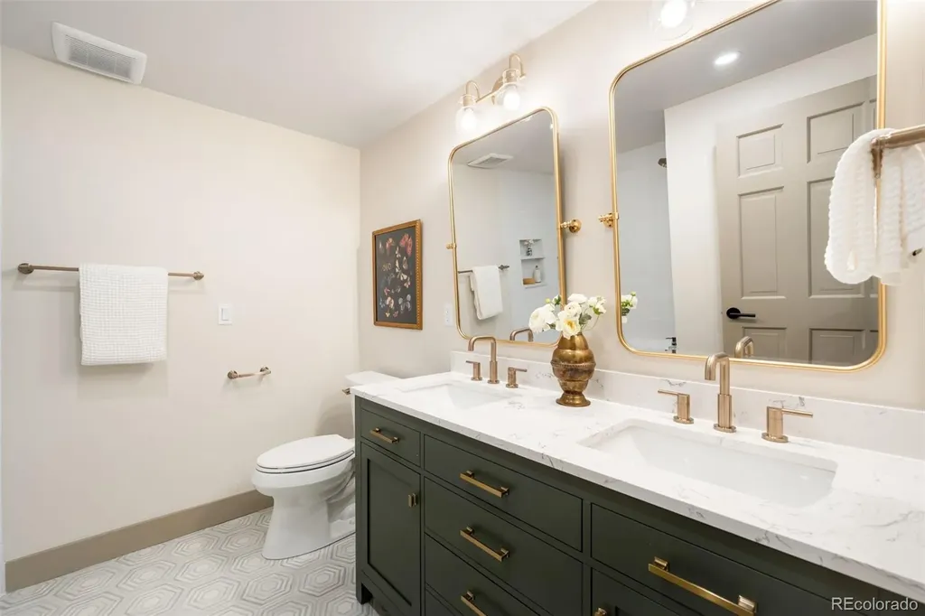 8024 S Oneida Court Centennial CO 80112