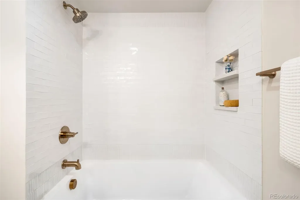 8024 S Oneida Court Centennial CO 80112