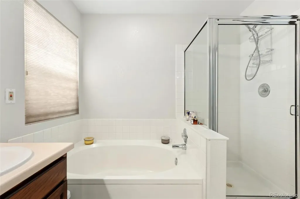 19564 E Ithaca Place Aurora CO 80013