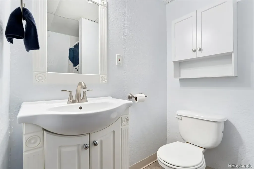 19564 E Ithaca Place Aurora CO 80013
