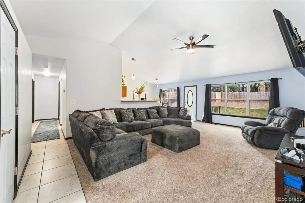 19564 E Ithaca Place Aurora CO 80013