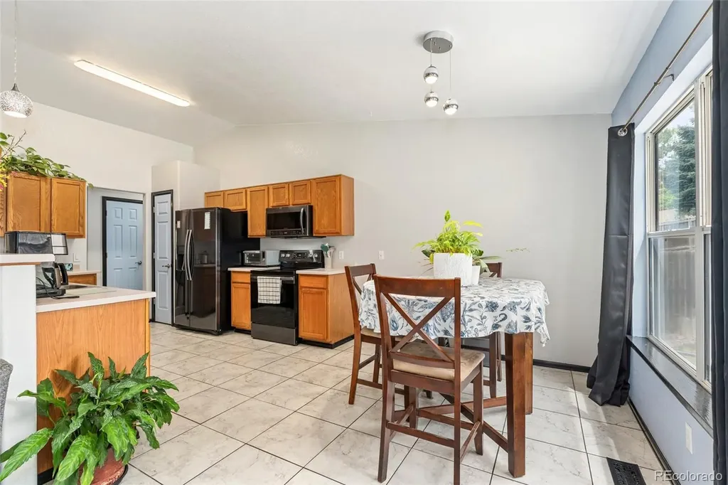 19564 E Ithaca Place Aurora CO 80013