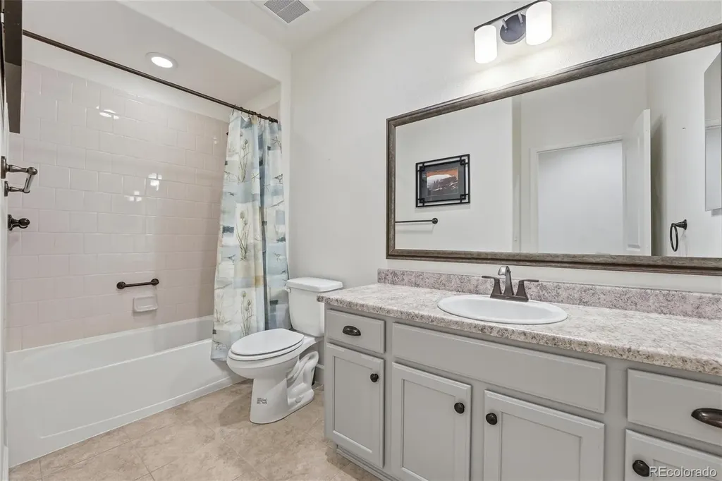 6907 W Jewell Drive Lakewood CO 80227