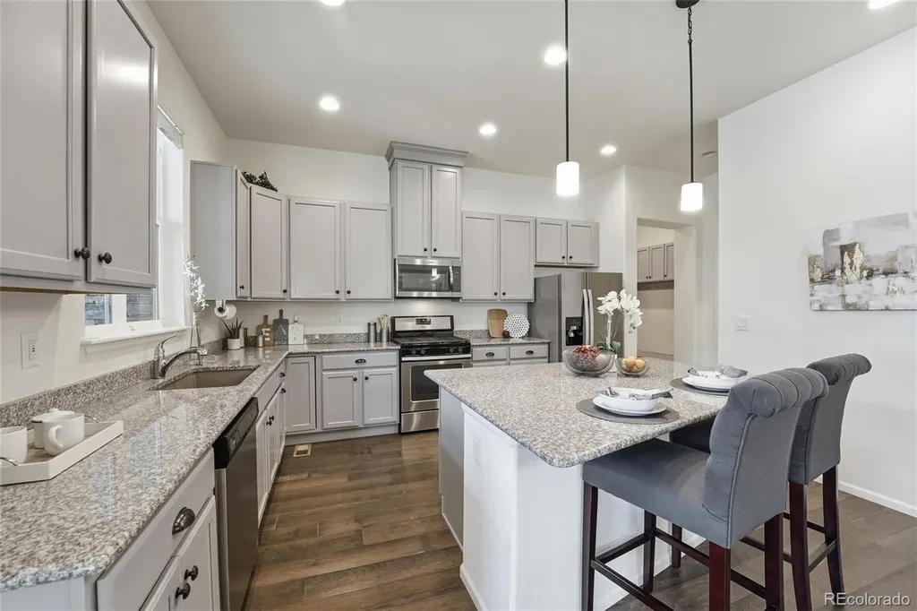 6907 W Jewell Drive Lakewood CO 80227