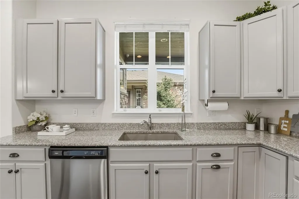 6907 W Jewell Drive Lakewood CO 80227