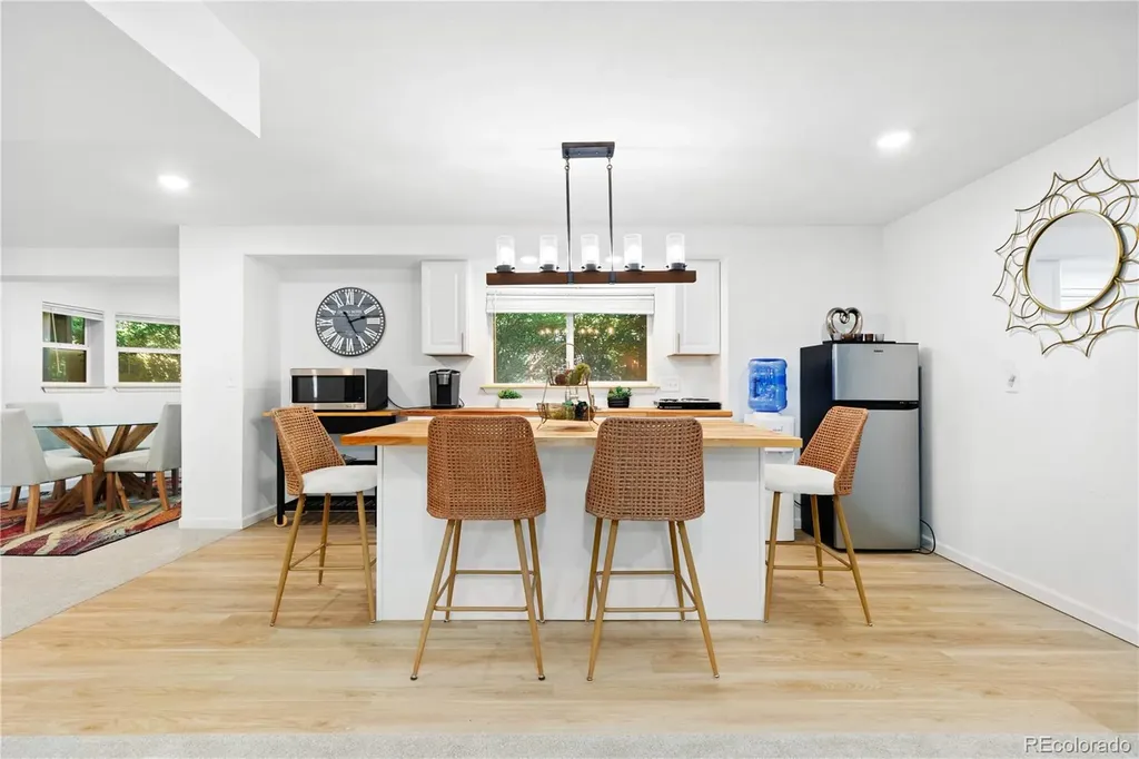 6521 S Walden Way Aurora CO 80016