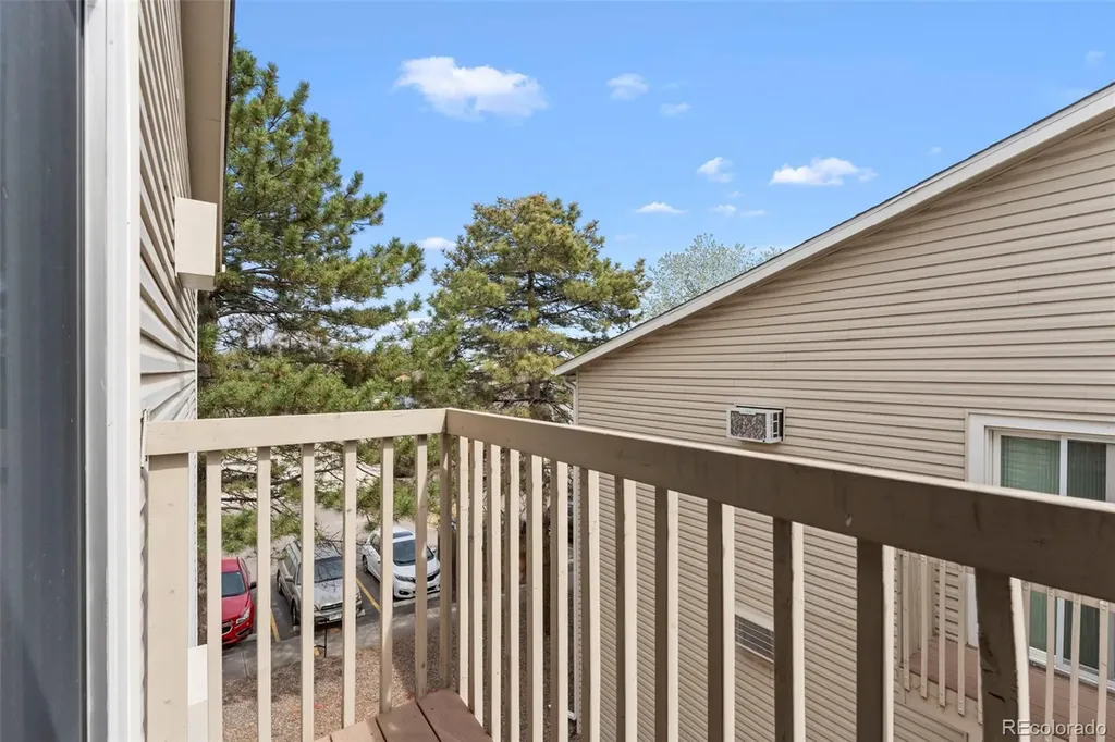 381 S Ames Street Lakewood CO 80226