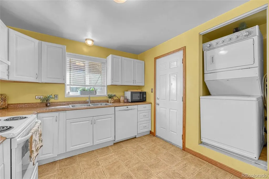 3650 S Delaware Street Englewood CO 80110