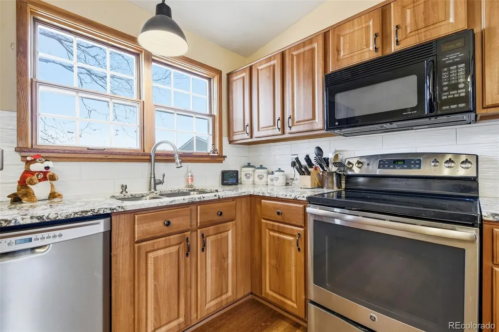1554 Ervine Avenue Longmont CO 80501