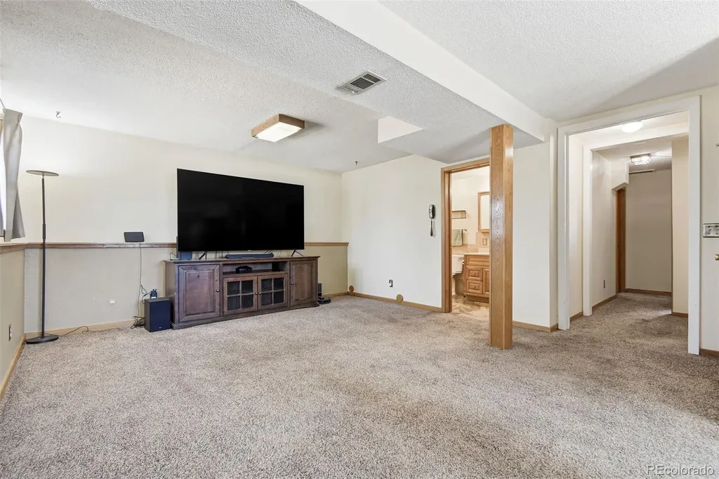 1554 Ervine Avenue Longmont CO 80501