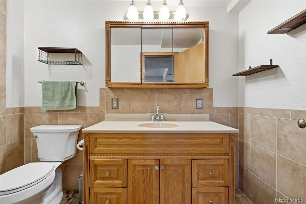 1554 Ervine Avenue Longmont CO 80501