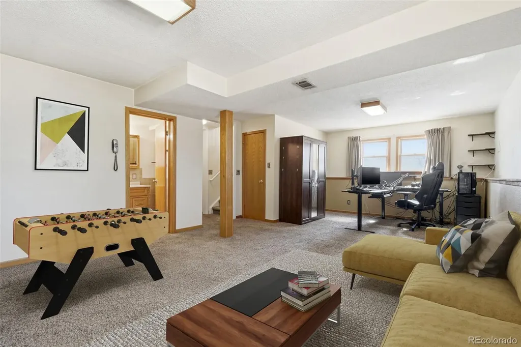 1554 Ervine Avenue Longmont CO 80501