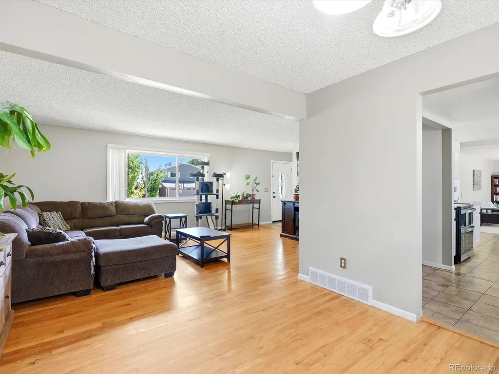 4391 S Estes Street Littleton CO 80123