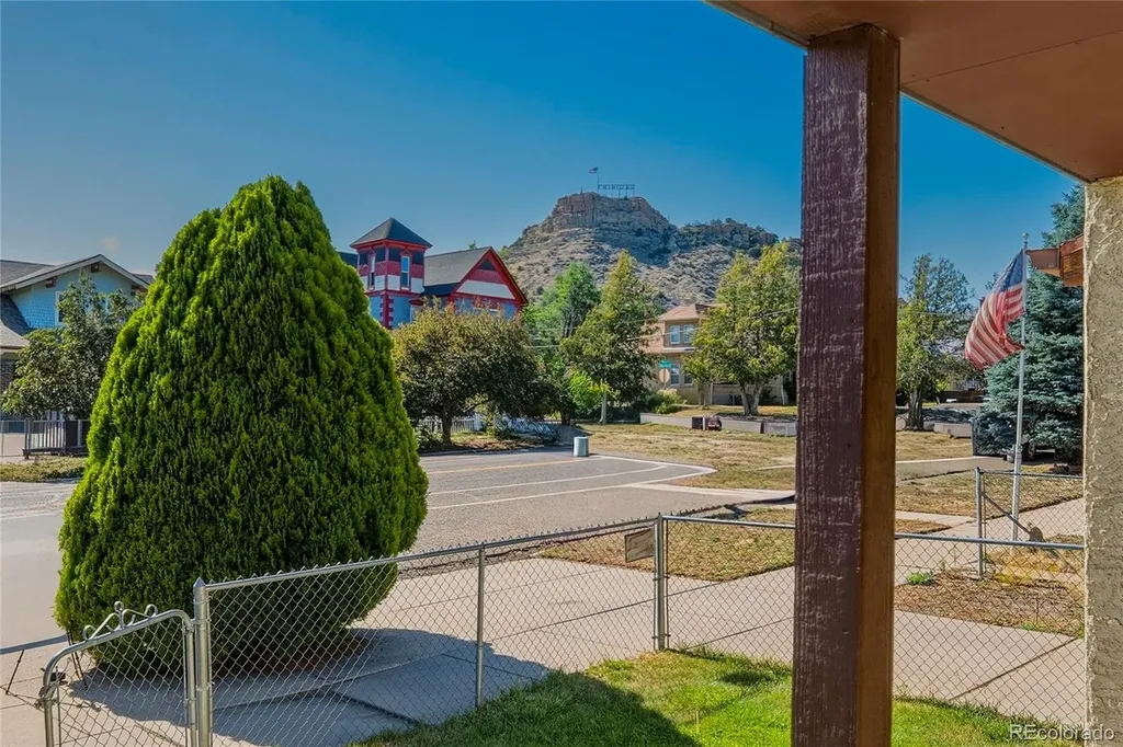 926 Arizona Avenue Trinidad CO 81082