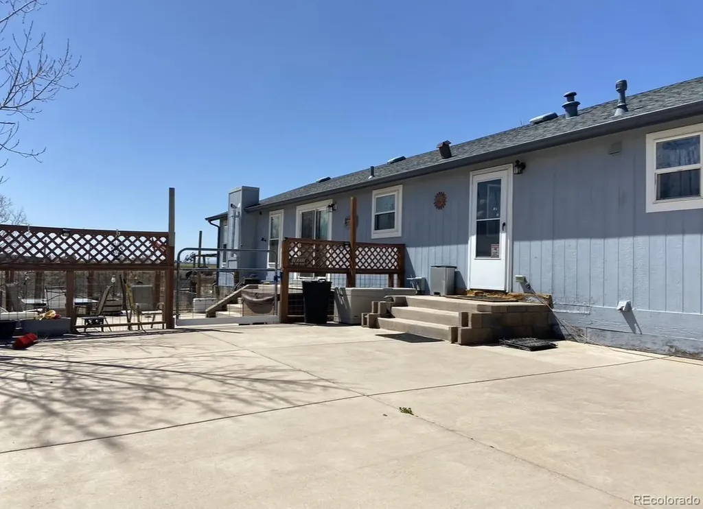 5241 Summit Boulevard Dacono CO 80514