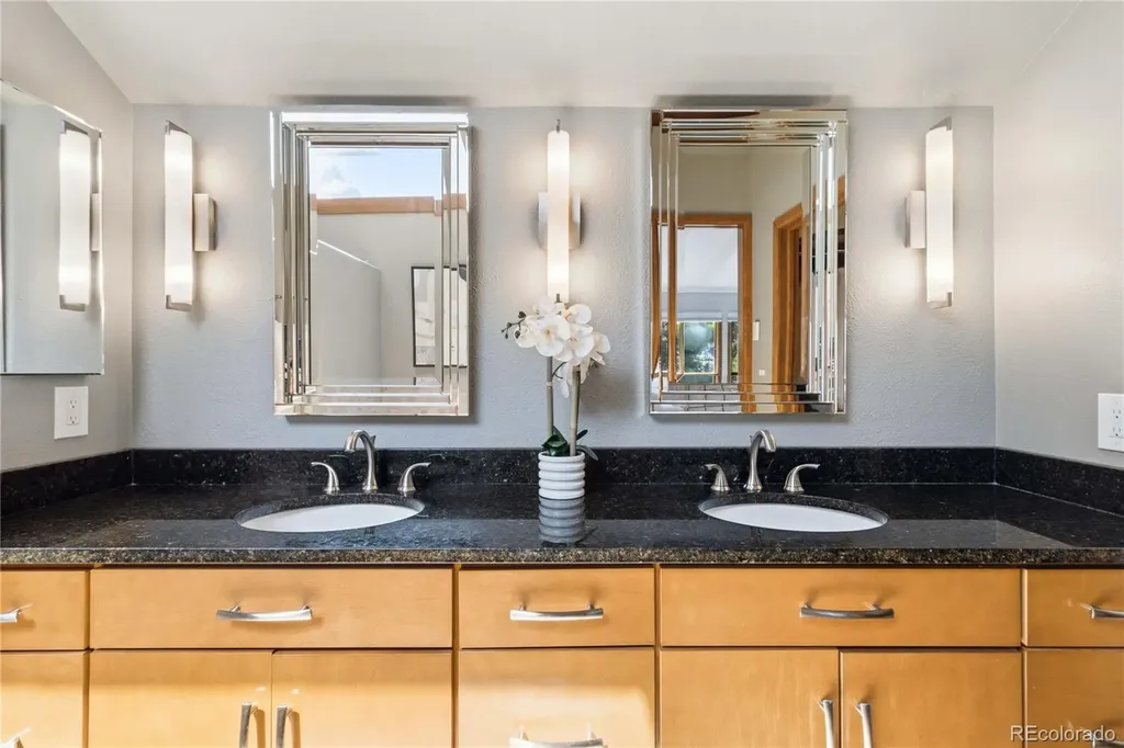7807 S Forest Street Centennial CO 80122