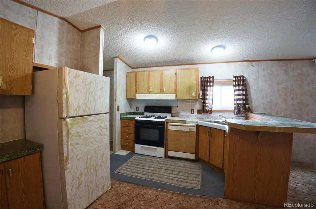 825 Glen Ayre Street Dacono CO 80514
