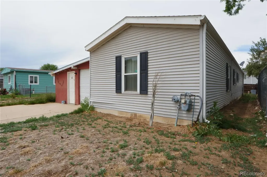 825 Glen Ayre Street Dacono CO 80514
